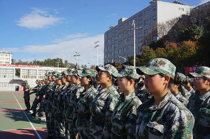 浙江杭州青少年成长特训学校-有没有专门收不听话的学校-军事化的学校哪里有