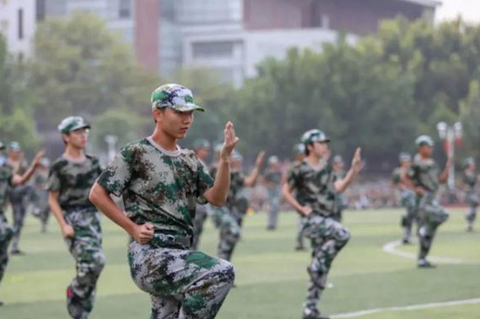 广西贺州少年军事训练基地-正规的教育不听话孩子的学校-少年特训学校